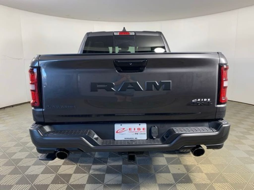 New 2026 Ram 1500 LARAMIE CREW CAB 4X4 5'7 BOX Pickup