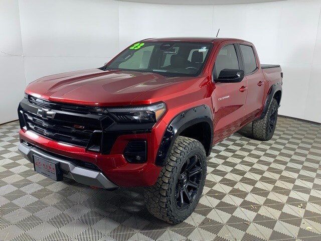 2023 Chevrolet Colorado Z71 photo 2