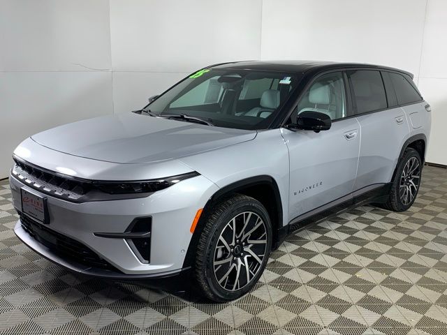 Used 2025 Jeep Wagoneer S Limited with VIN 3C4RJNCK1ST583053 for sale in Bismarck, ND