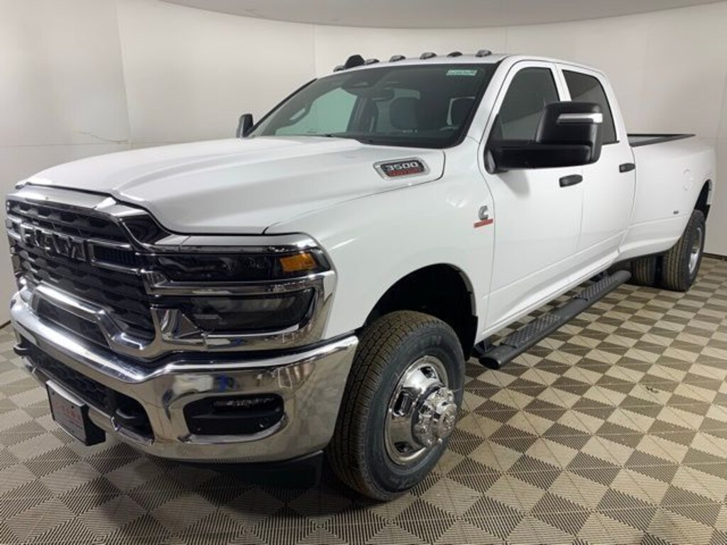 New 2026 Ram 3500 TRADESMAN CREW CAB 4X4 8' BOX Pickup