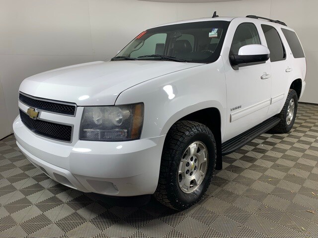 2011 Chevrolet Tahoe LT photo 2