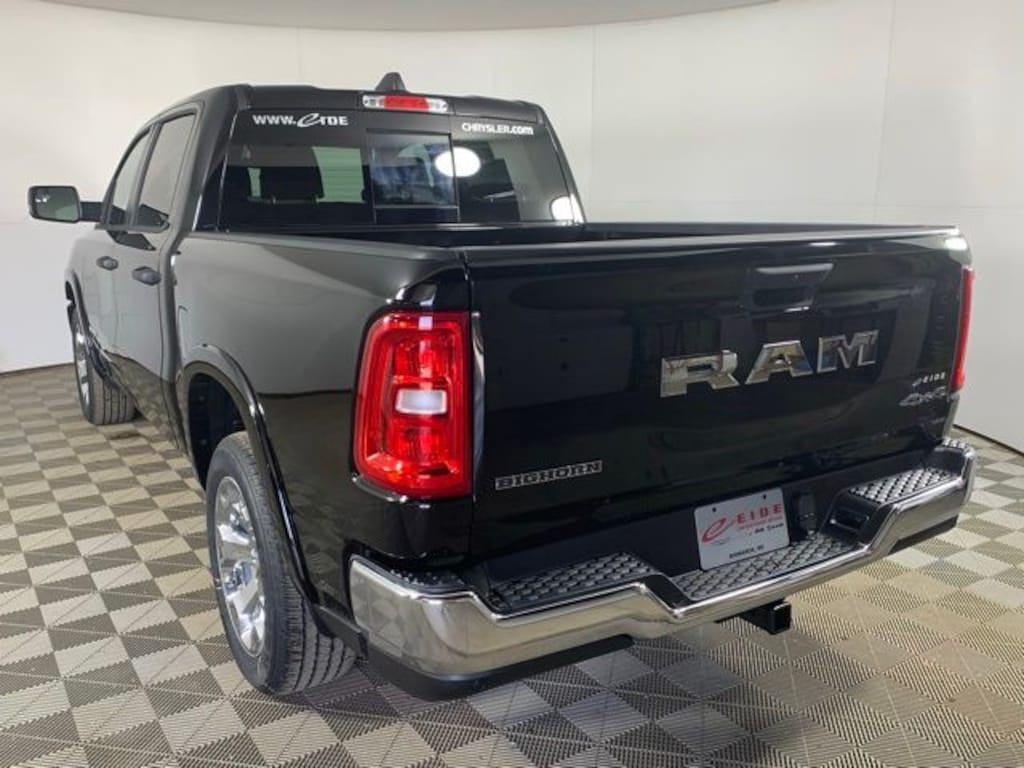 New 2026 Ram 1500 BIG HORN CREW CAB 4X4 5'7 BOX Pickup