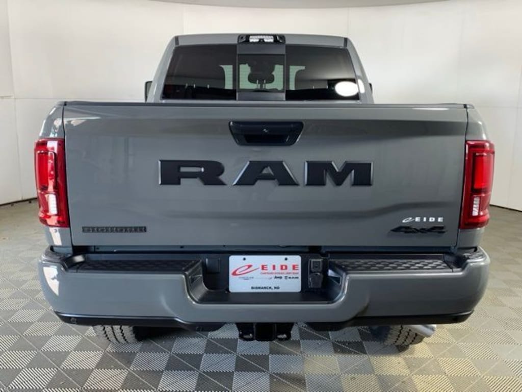 New 2026 Ram 2500 BIG HORN CREW CAB 4X4 6'4 BOX Pickup