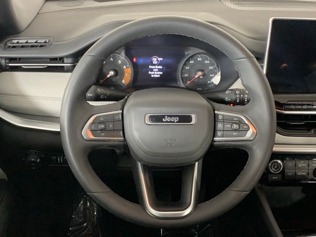 2025 Jeep Compass Limited - Photo 17