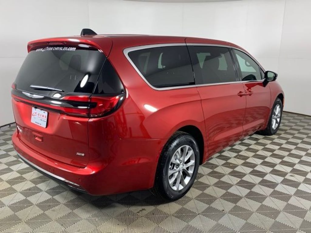 New 2026 Chrysler Pacifica SELECT AWD Passenger Van