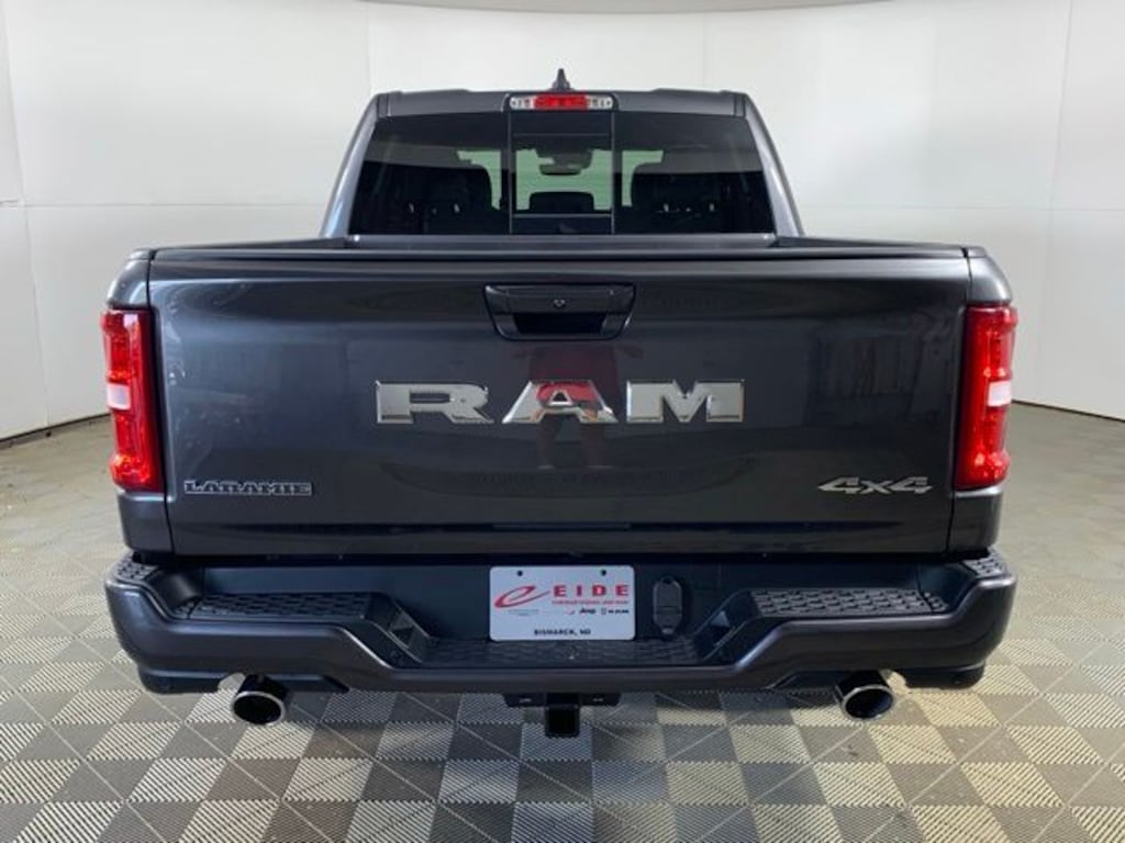 New 2026 Ram 1500 LARAMIE CREW CAB 4X4 5'7 BOX Pickup