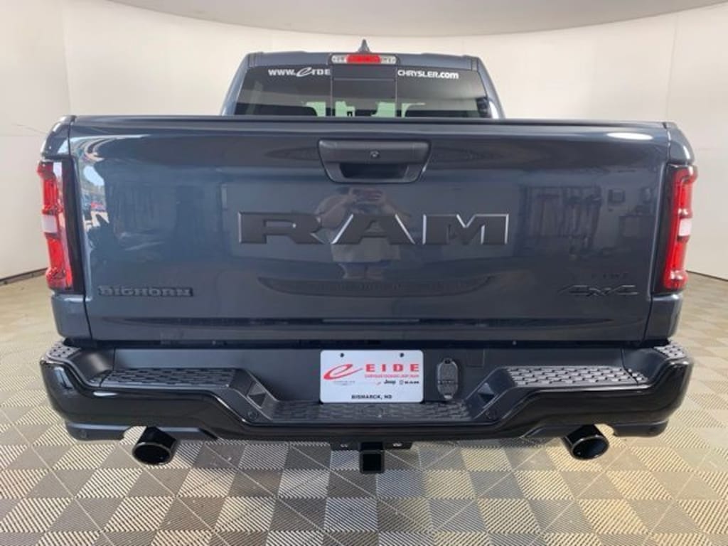 New 2026 Ram 1500 BIG HORN CREW CAB 4X4 5'7 BOX Pickup