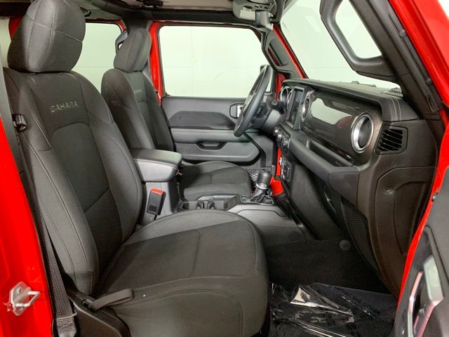 2023 Jeep Wrangler 4-Door Sahara - Photo 24