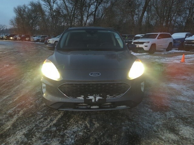 2021 Ford Escape Titanium photo 2
