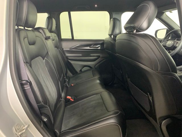 2025 Jeep Grand Cherokee Altitude - Photo 23