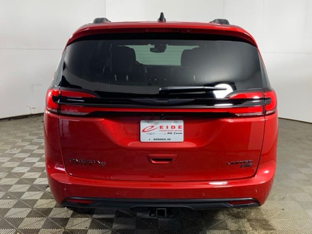 New 2026 Chrysler Pacifica LIMITED AWD Passenger Van