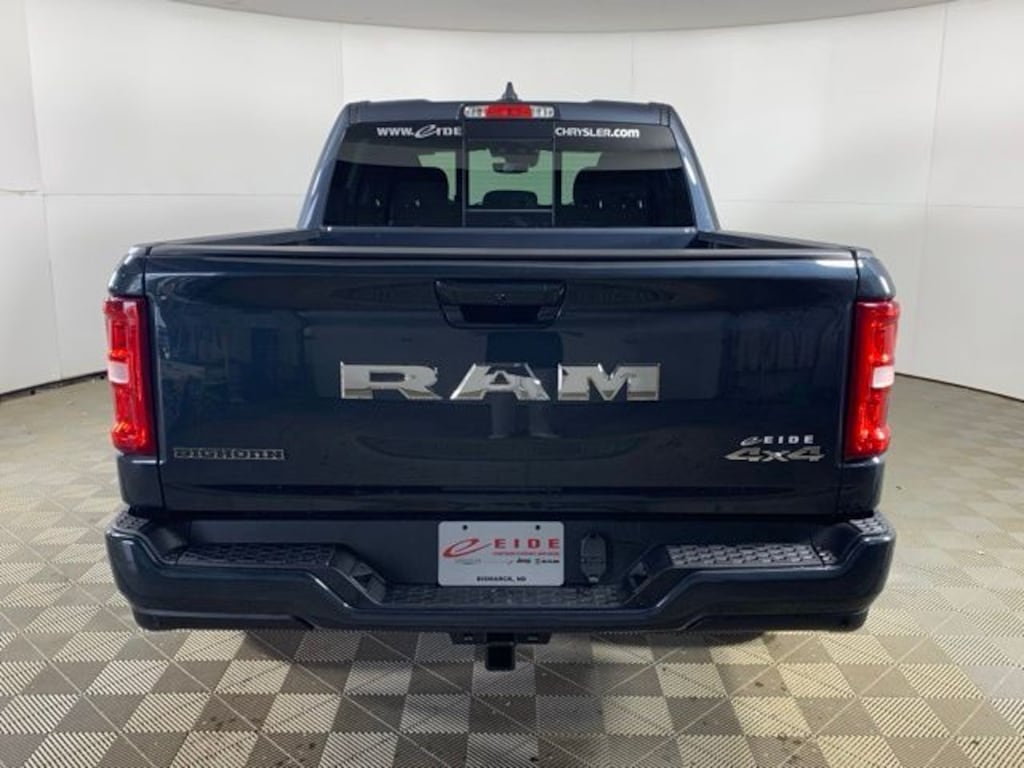 New 2026 Ram 1500 BIG HORN CREW CAB 4X4 5'7 BOX Pickup