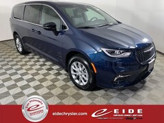 2025 Chrysler Pacifica SELECT AWD Passenger Van