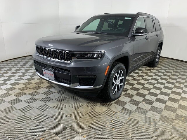 2025 Jeep Grand Cherokee Limited photo 2