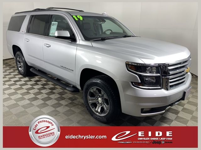 2019 Chevrolet Suburban LT's photo