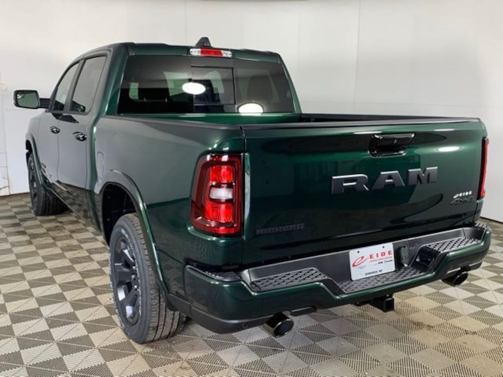 New 2026 Ram 1500 BIG HORN CREW CAB 4X4 5'7 BOX Pickup