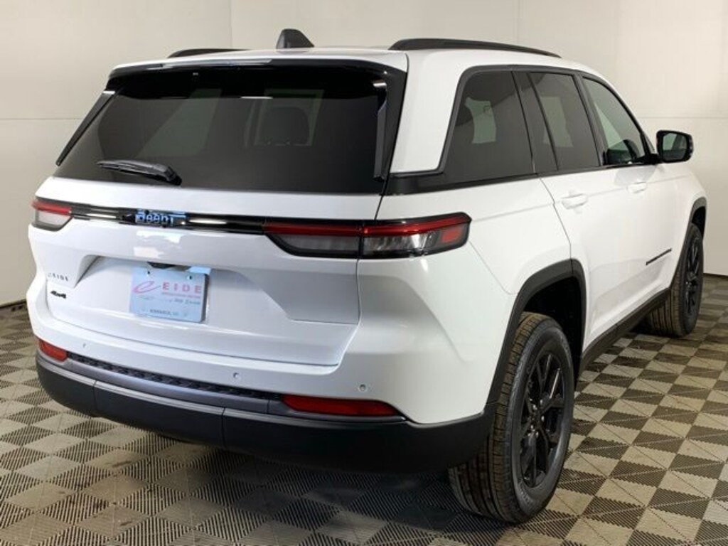 New 2026 Jeep Grand Cherokee LAREDO ALTITUDE 4X4 Sport Utility