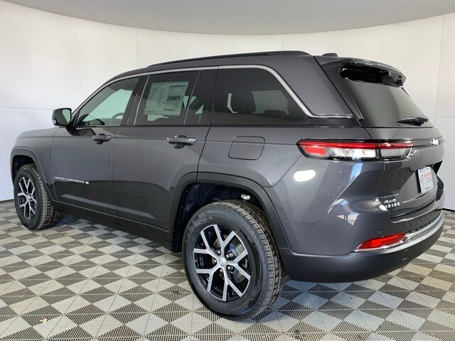 2025 Jeep Grand Cherokee Limited photo 4