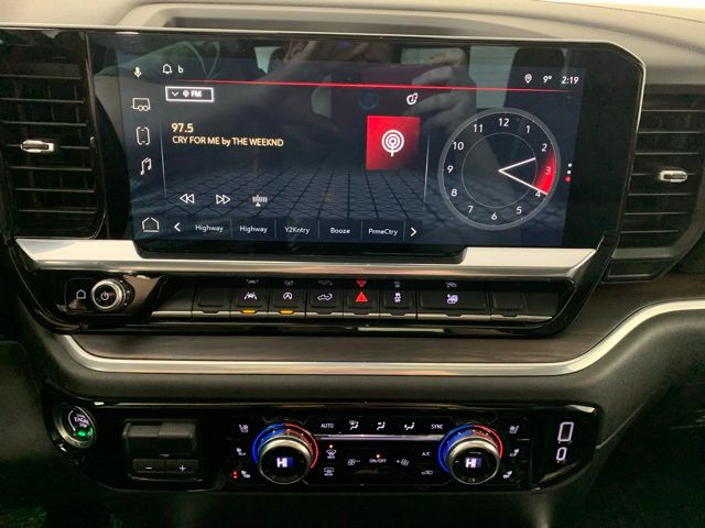 2022 GMC Sierra 1500 SLT - Photo 8
