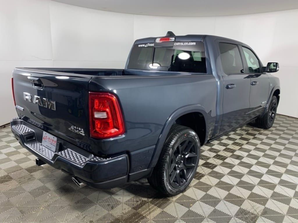 New 2026 Ram 1500 LARAMIE CREW CAB 4X4 5'7 BOX Pickup