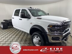 2026 Ram 5500 Chassis Cab TRADESMAN  CREW  4X4 84' CA Pickup