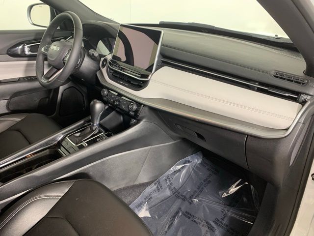 2025 Jeep Compass Limited - Photo 23