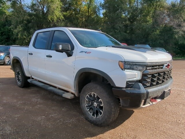 2024 Chevrolet Silverado 1500 ZR2 photo 3