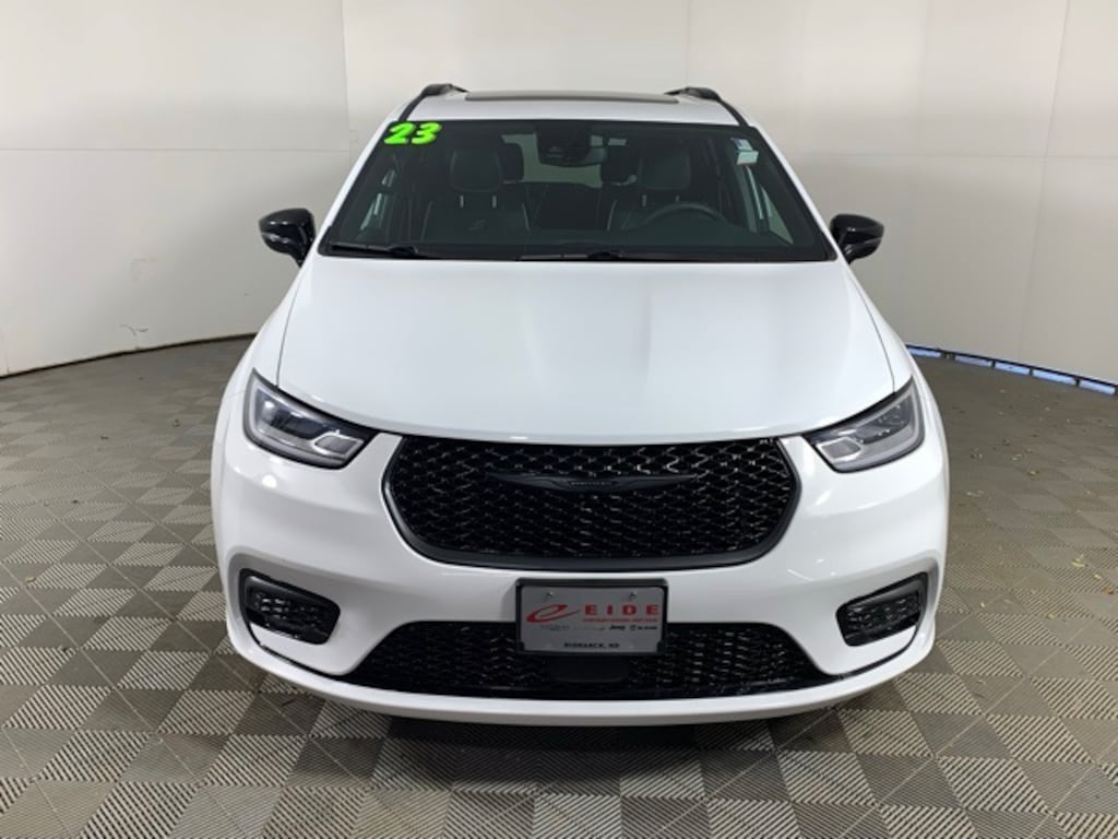 Used 2023 Chrysler Pacifica Plug-In Hybrid Limited Van Passenger Van