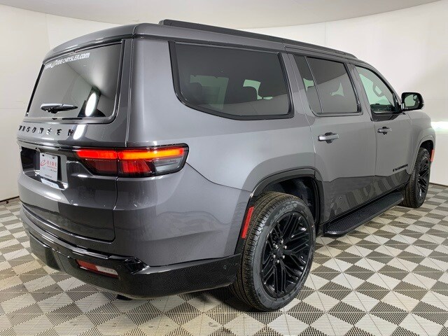 2025 Jeep Wagoneer Series II photo 2