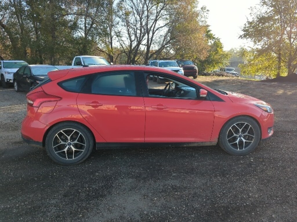 Used 2017 Ford Focus SEL Hatchback