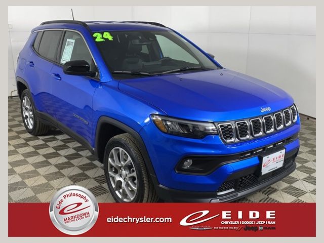 2024 Jeep Compass Latitude Lux 4X4's photo
