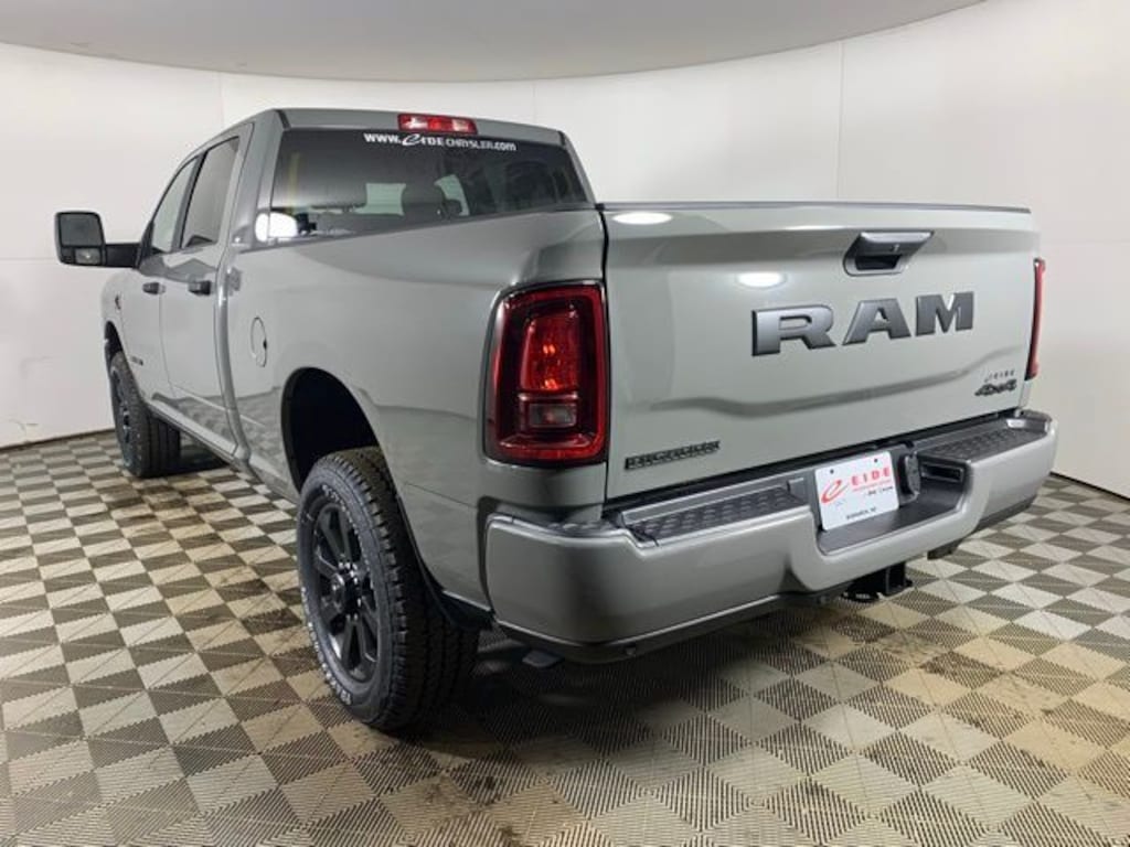 New 2026 Ram 2500 BIG HORN CREW CAB 4X4 6'4 BOX Pickup