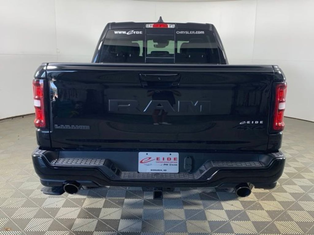 New 2026 Ram 1500 LARAMIE CREW CAB 4X4 5'7 BOX Pickup
