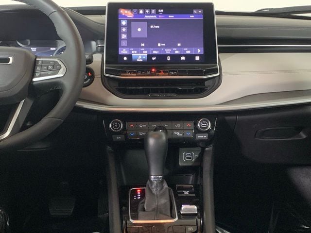 2025 Jeep Compass Limited - Photo 12