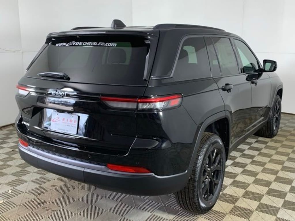 New 2026 Jeep Grand Cherokee LAREDO ALTITUDE 4X4 Sport Utility