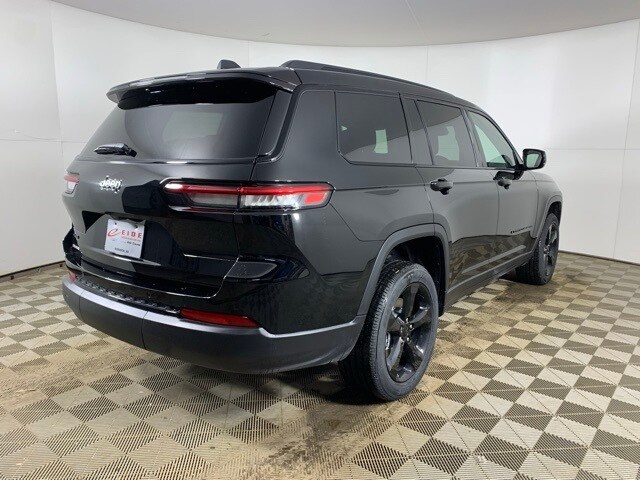 2025 Jeep Grand Cherokee Laredo Altitude X photo 2