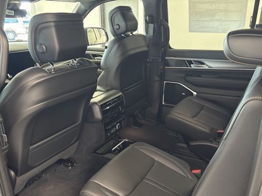 2026 Jeep Grand Wagoneer 85th Anniversary - Photo 20