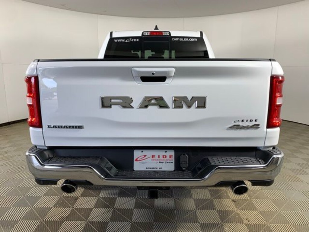 New 2026 Ram 1500 LARAMIE CREW CAB 4X4 5'7 BOX Pickup