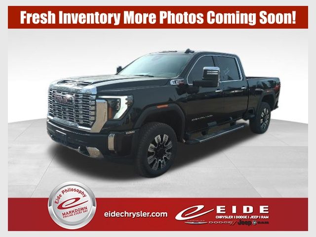 2025 GMC Sierra Denali 4WD Crew Cab Standard Box's photo