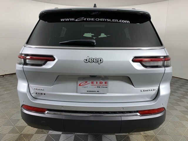 2025 Jeep Grand Cherokee Limited photo 3