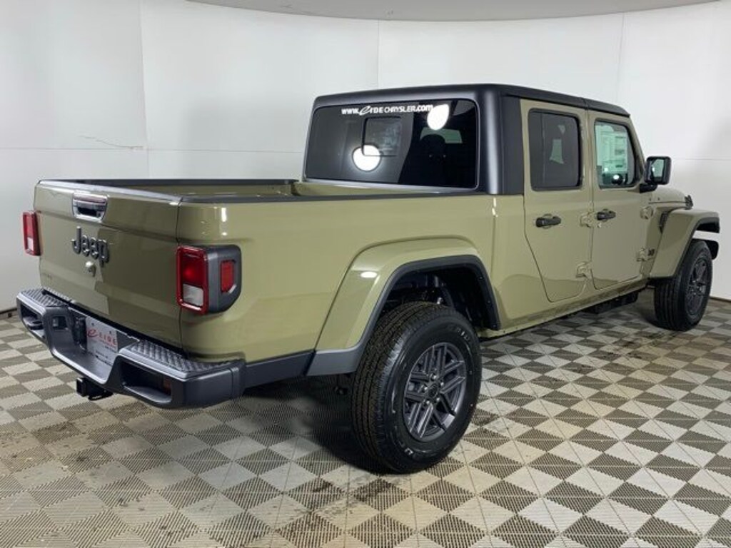 New 2026 Jeep Gladiator SPORT S 4X4 Pickup