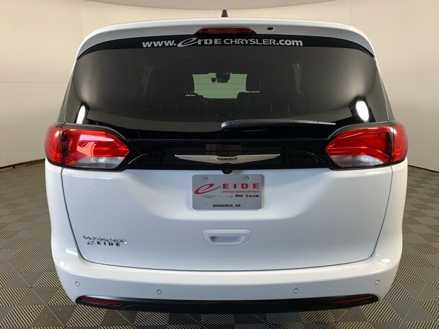 2026 Chrysler Voyager LX photo 3