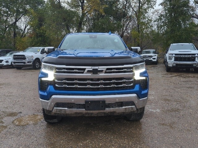 2022 Chevrolet Silverado 1500 LTZ photo 3