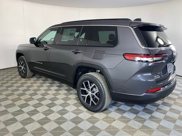 2025 Jeep Grand Cherokee Limited photo 4