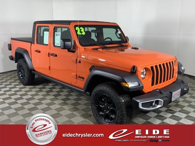 2023 Jeep Gladiator Sport's photo