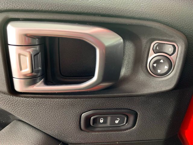 2023 Jeep Wrangler 4-Door Sahara - Photo 29