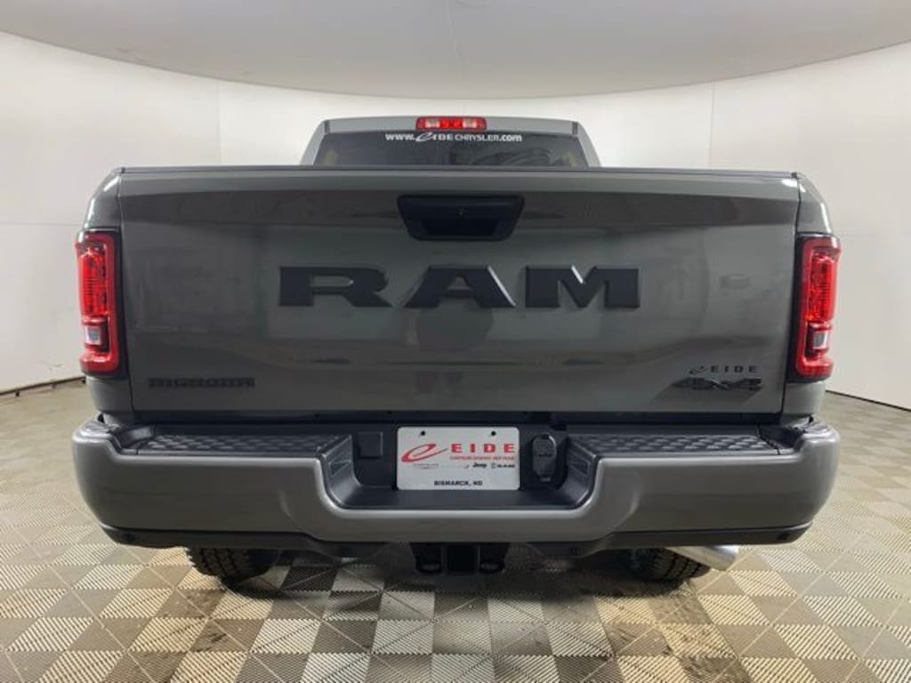 New 2026 Ram 2500 BIG HORN CREW CAB 4X4 6'4 BOX Pickup