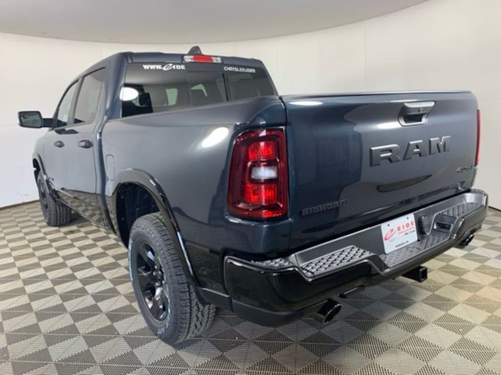 New 2026 Ram 1500 BIG HORN CREW CAB 4X4 5'7 BOX Pickup