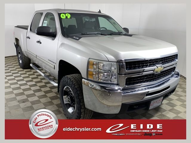 2009 Chevrolet Silverado HD 1LT 4WD Crew Cab SWB's photo