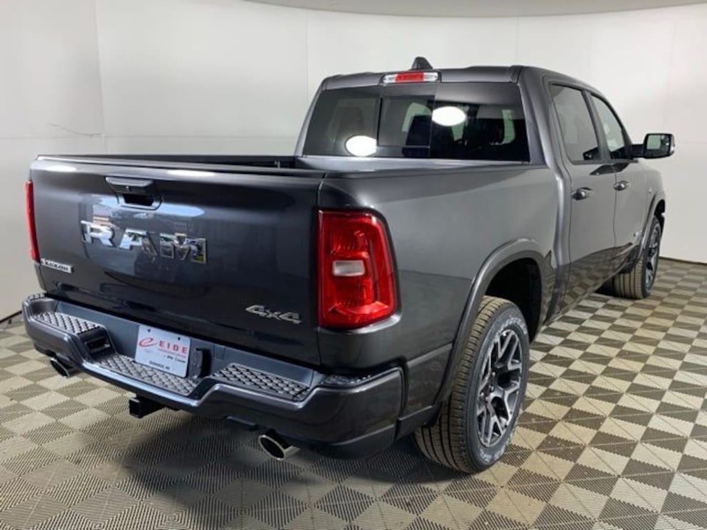 New 2026 Ram 1500 LARAMIE CREW CAB 4X4 5'7 BOX Pickup